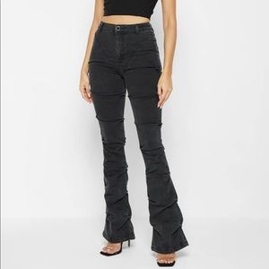 TACKED DENIM FLARE JEANS